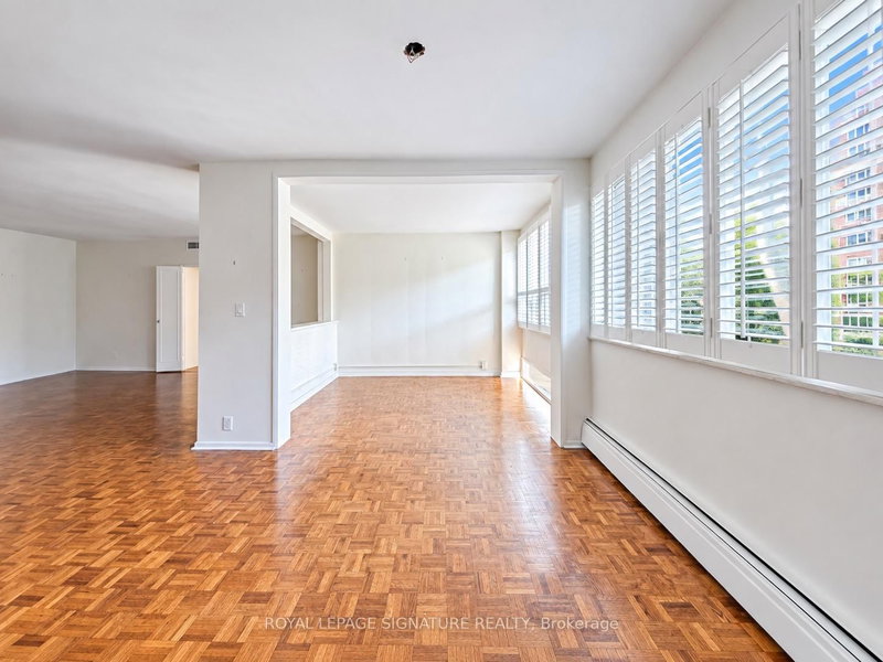 401 - 9 Deer Park Crescent