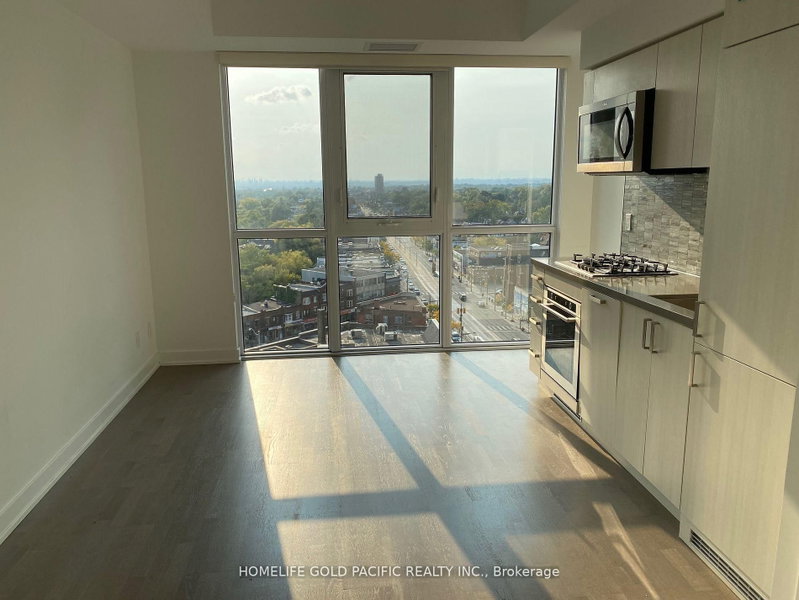 1109 - 501 St. Clair Avenue W