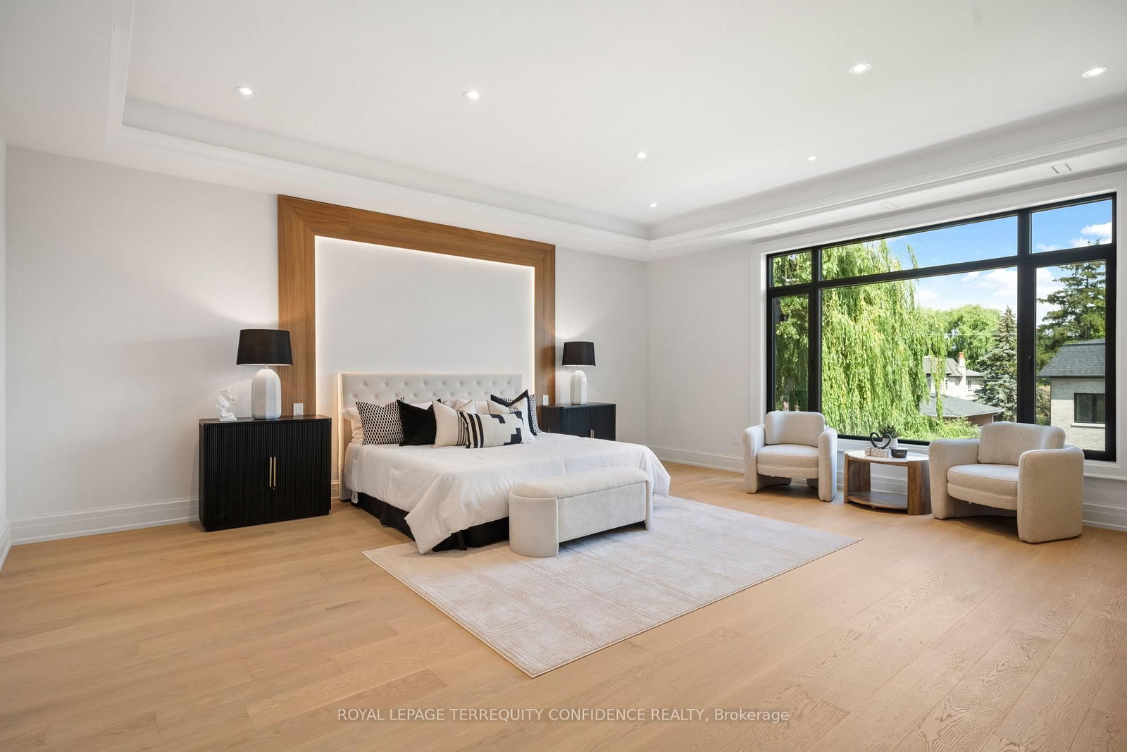 272 Horsham Avenue • Toronto, ON photo 21