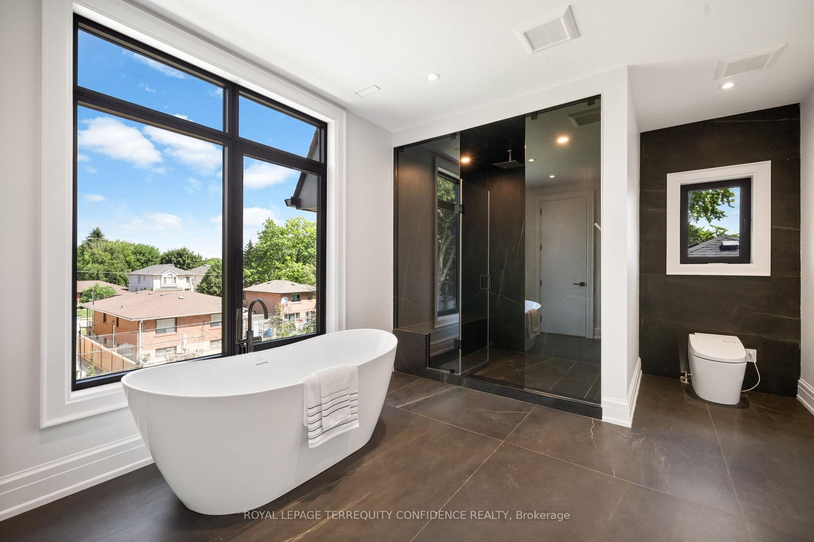 272 Horsham Avenue • Toronto, ON photo 25