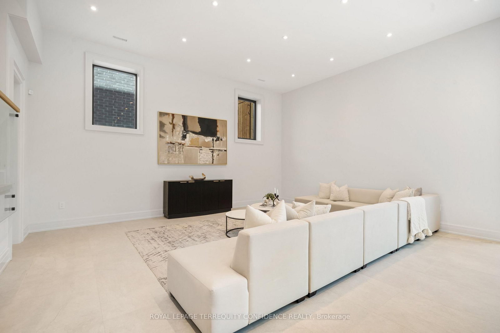 272 Horsham Avenue • Toronto, ON photo 31