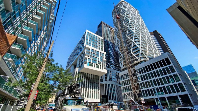 2907 - 238 Simcoe Street