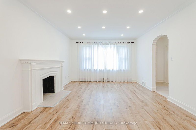 53 Raeburn Avenue