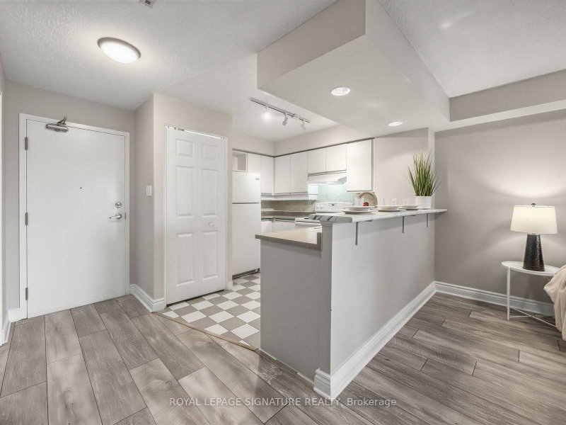 627 - 801 King Street W