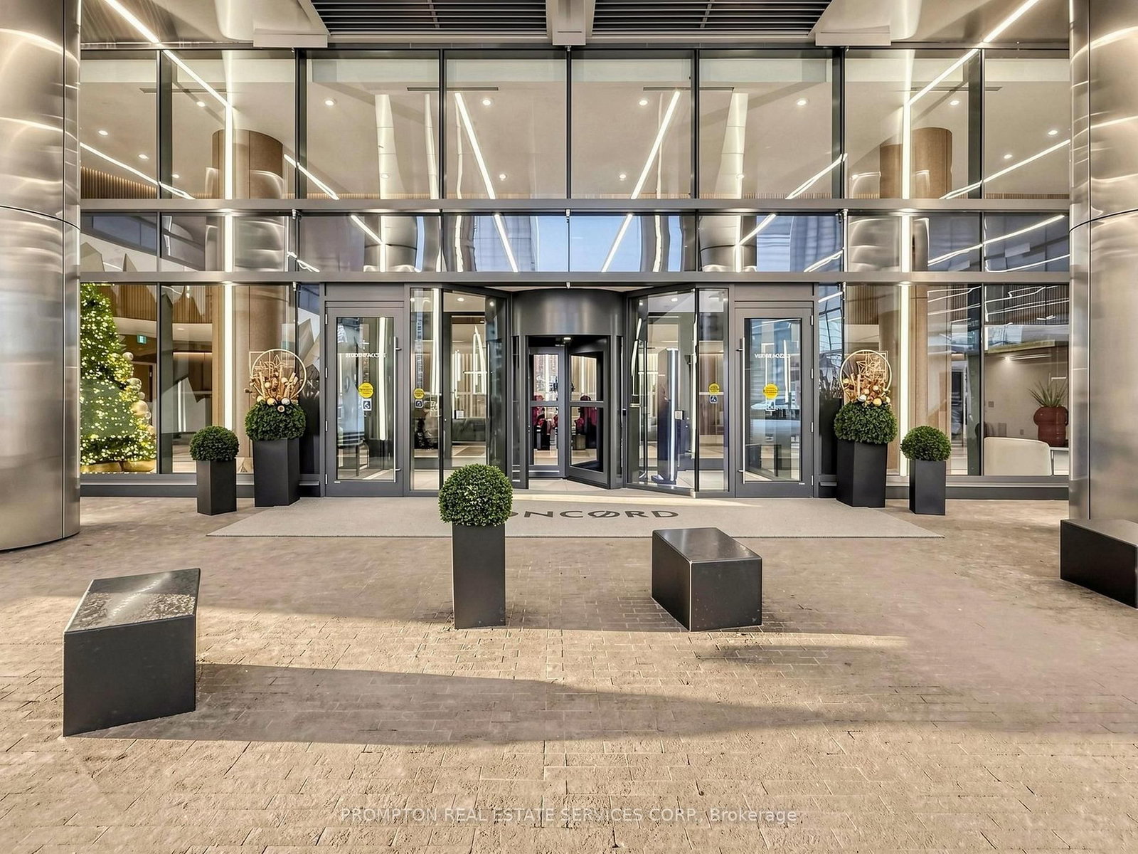 1 Concord Cityplace Way • #2208 • Toronto, ON photo 5