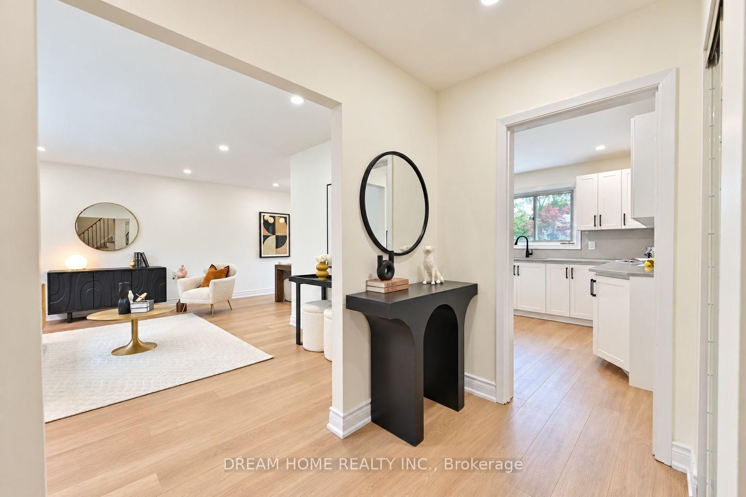 47 Clareville Crescent • Toronto, ON photo 9