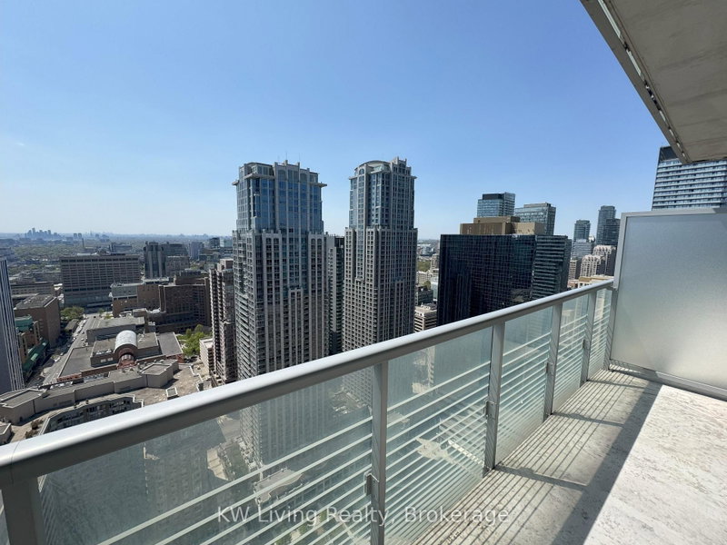 3614 - 386 Yonge Street