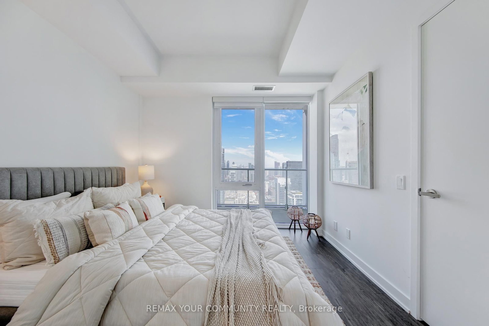 88 Queen St. East Street • #5012 • Toronto, ON photo 16