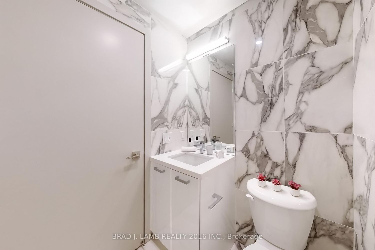 195 McCaul Street • #518 • Toronto, ON photo 22