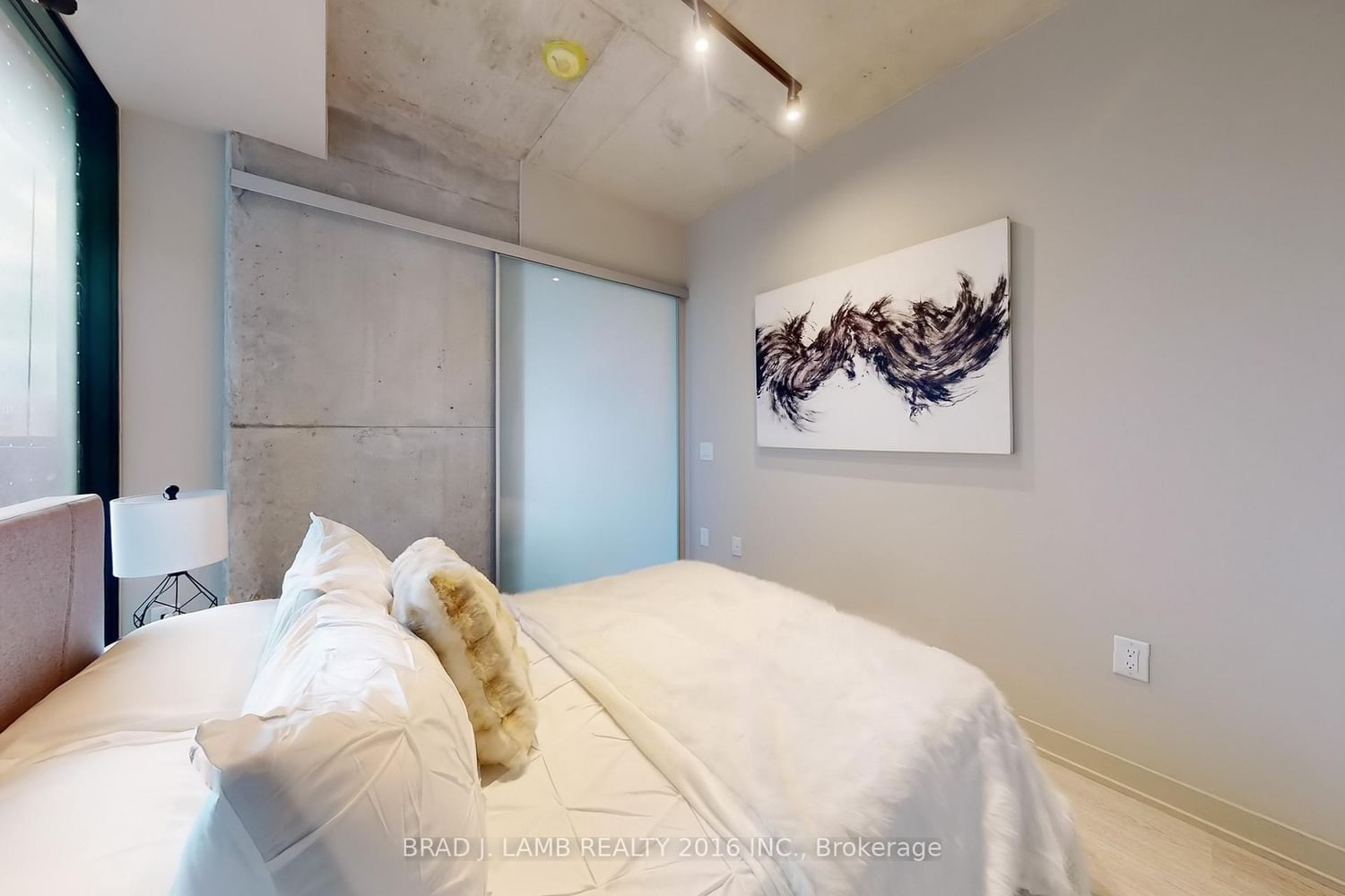 195 McCaul Street • #518 • Toronto, ON photo 27