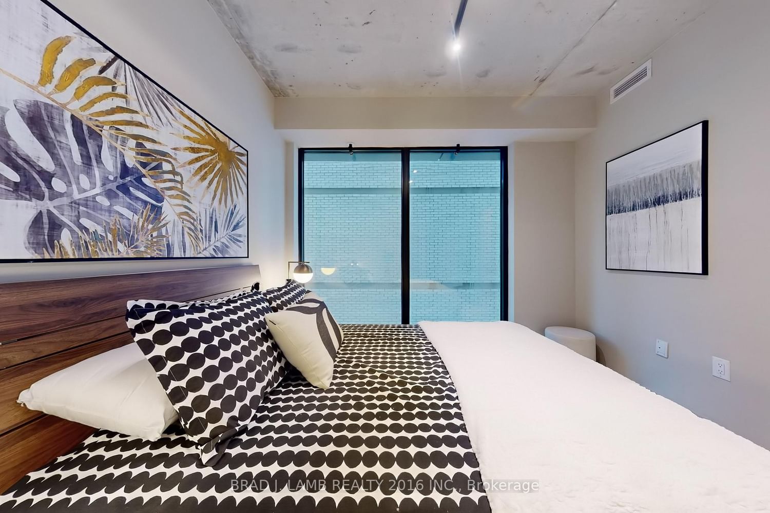 195 McCaul Street • #518 • Toronto, ON photo 31