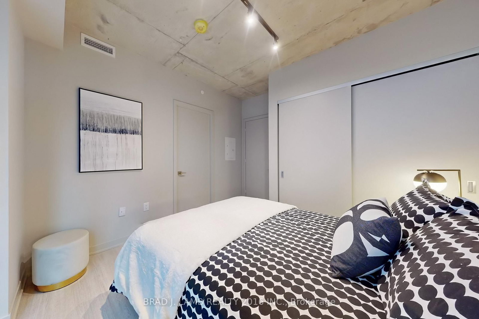 195 McCaul Street • #518 • Toronto, ON photo 32