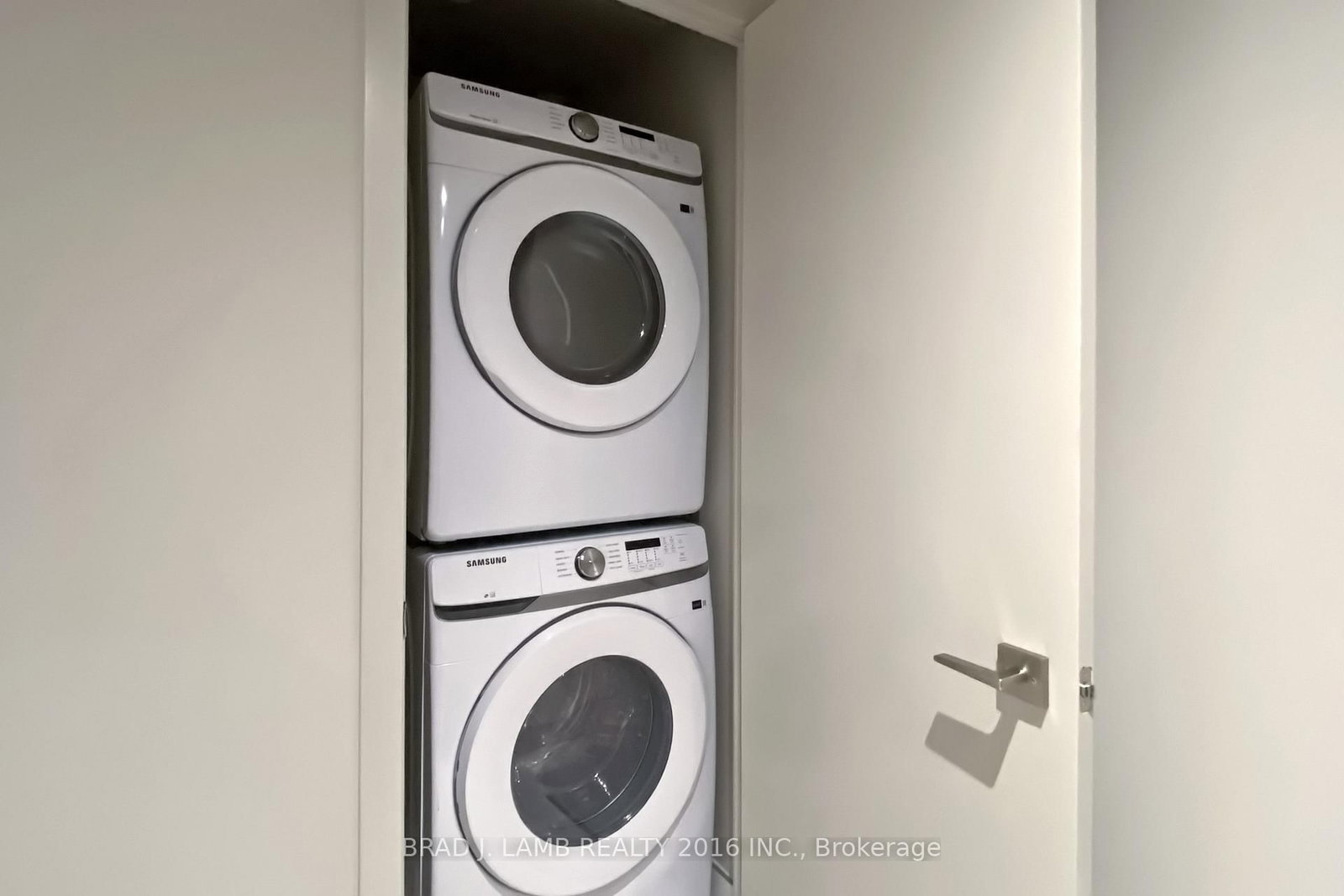 195 McCaul Street • #518 • Toronto, ON photo 35