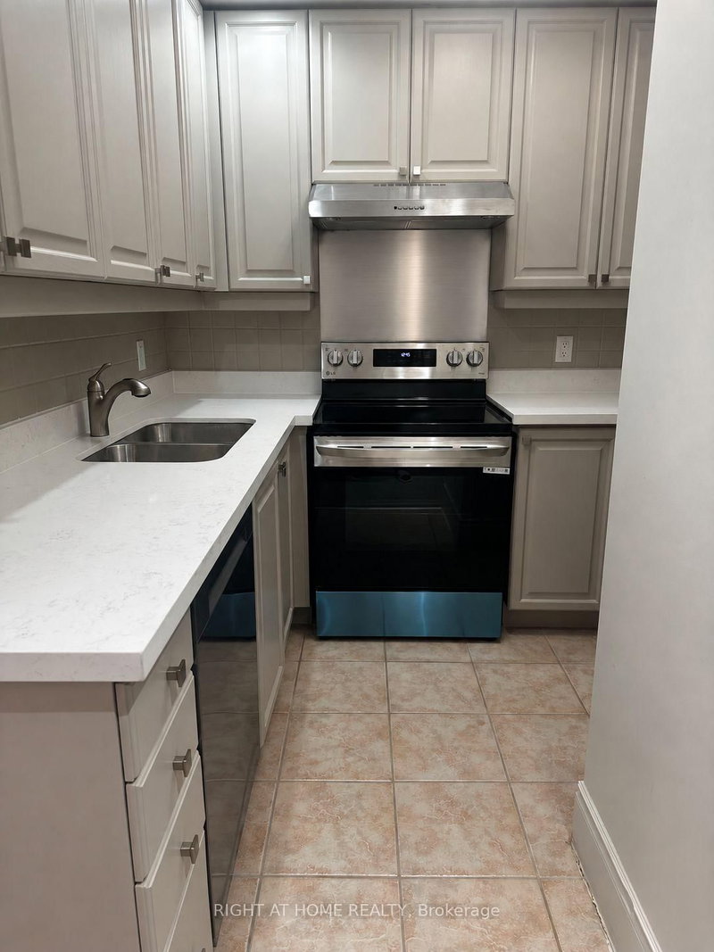2515 - 15 Northtown Way