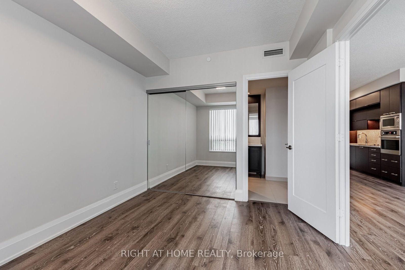 120 Harrison Garden Blvd Boulevard • #521 • Toronto, ON photo 20