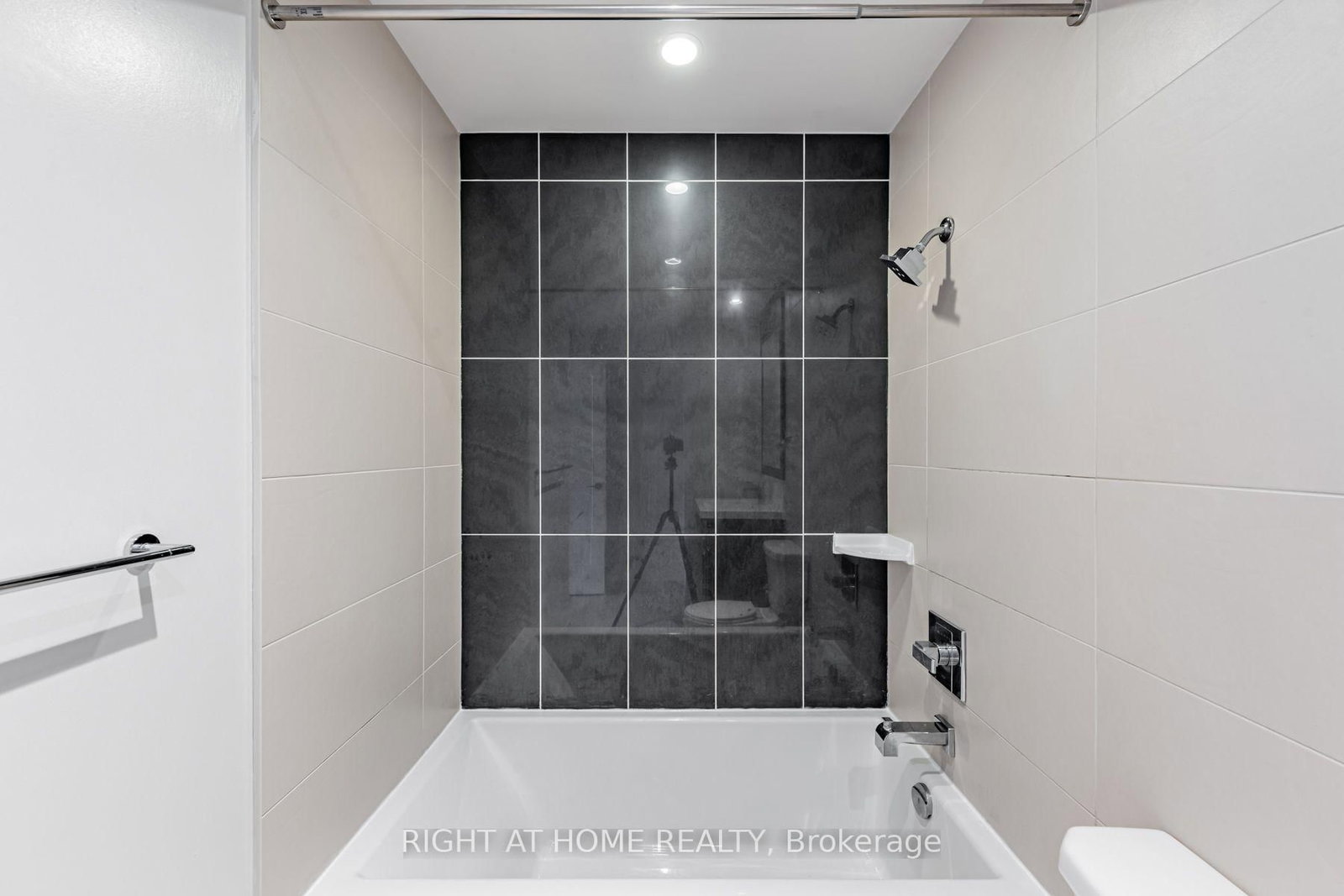 120 Harrison Garden Blvd Boulevard • #521 • Toronto, ON photo 22