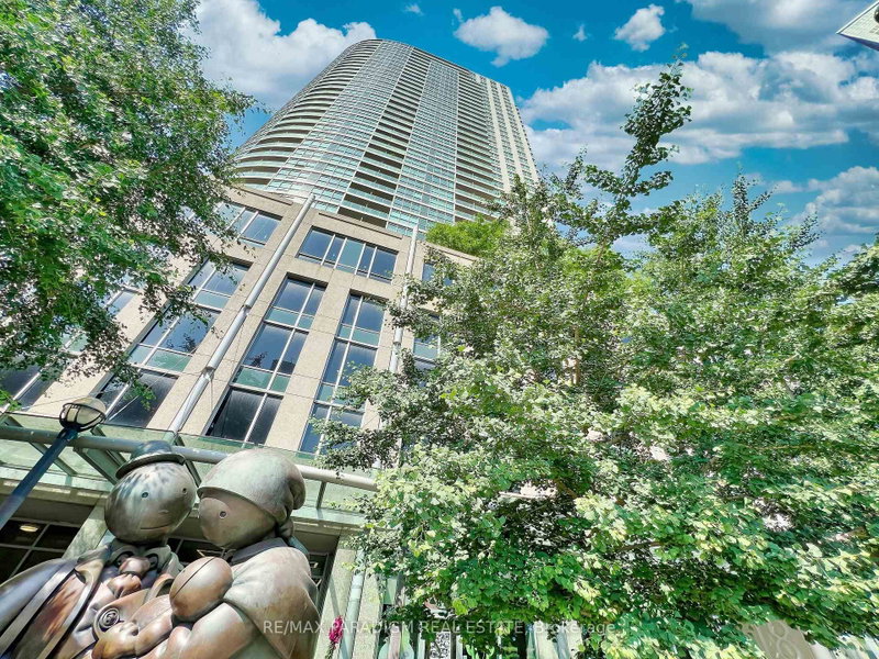 3713 - 18 Yonge Street