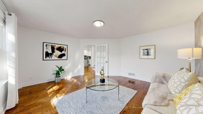 118 Anndale Drive • Toronto, ON photo 8