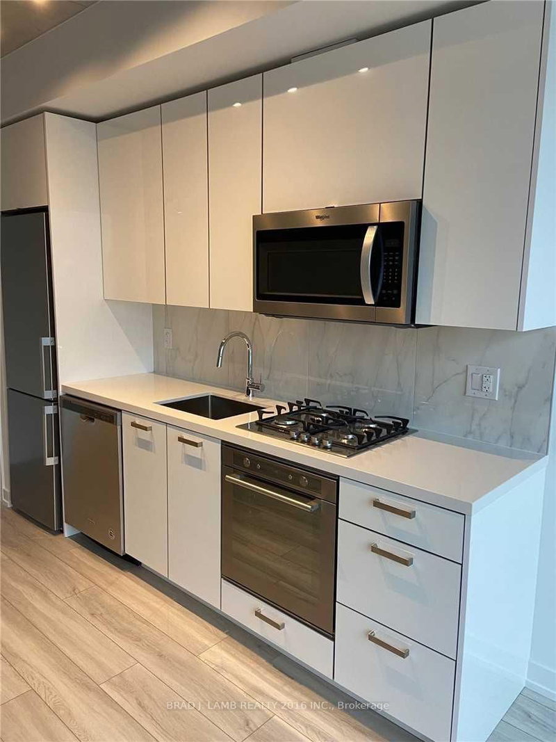 1107 - 458 Richmond Street W