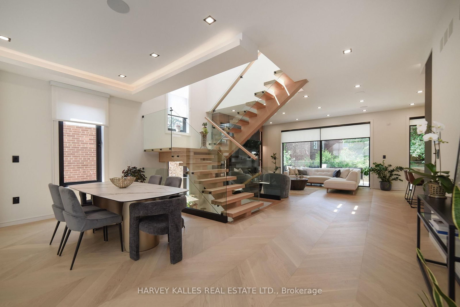 110 Mona Drive • Toronto, ON photo 12