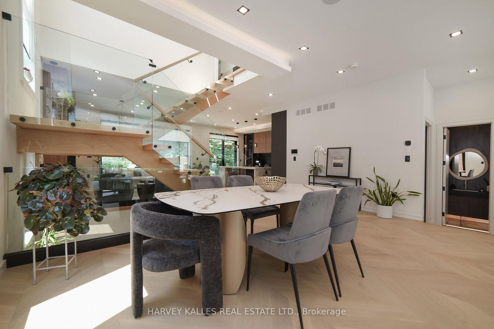 110 Mona Drive • Toronto, ON photo 13