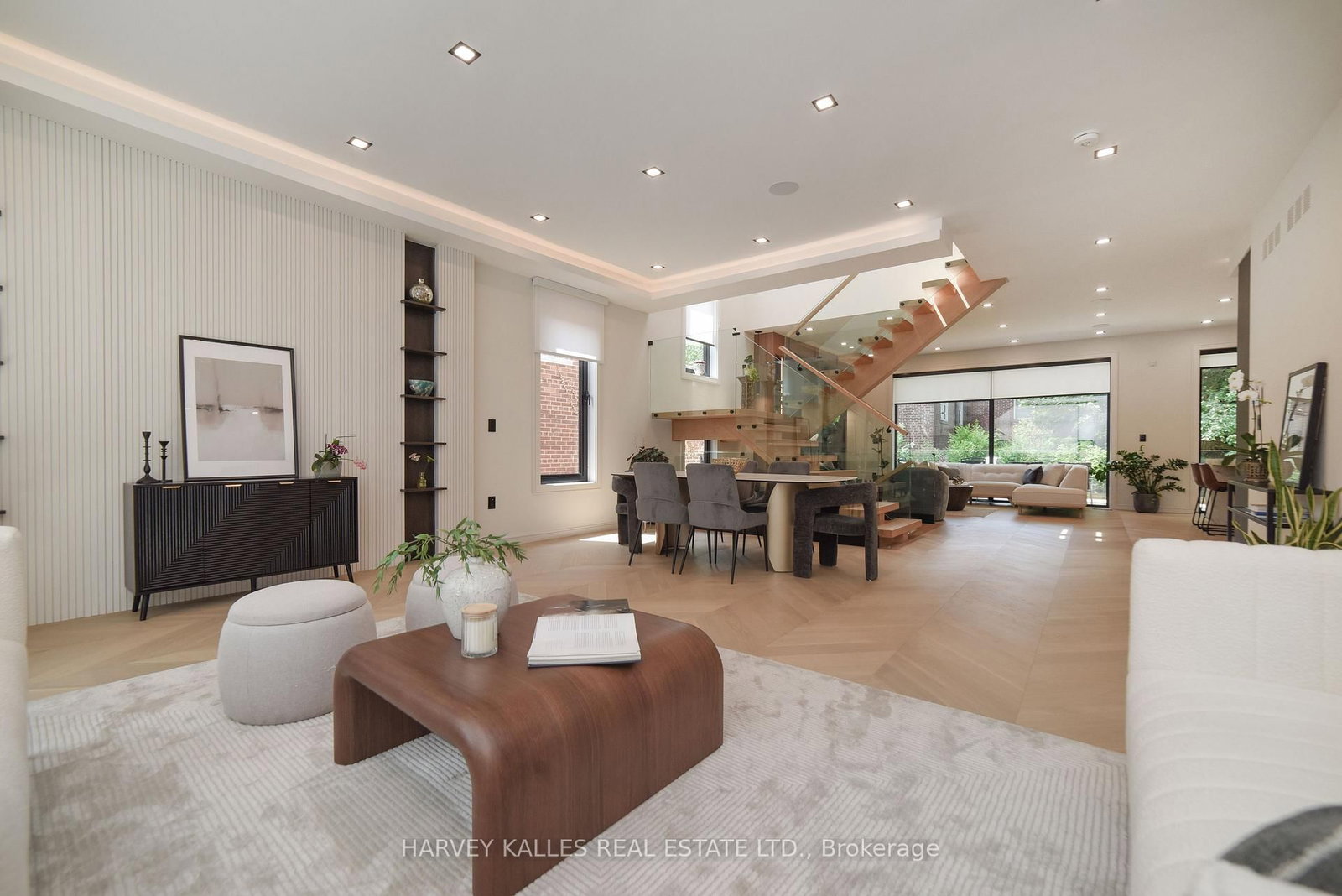 110 Mona Drive • Toronto, ON photo 9