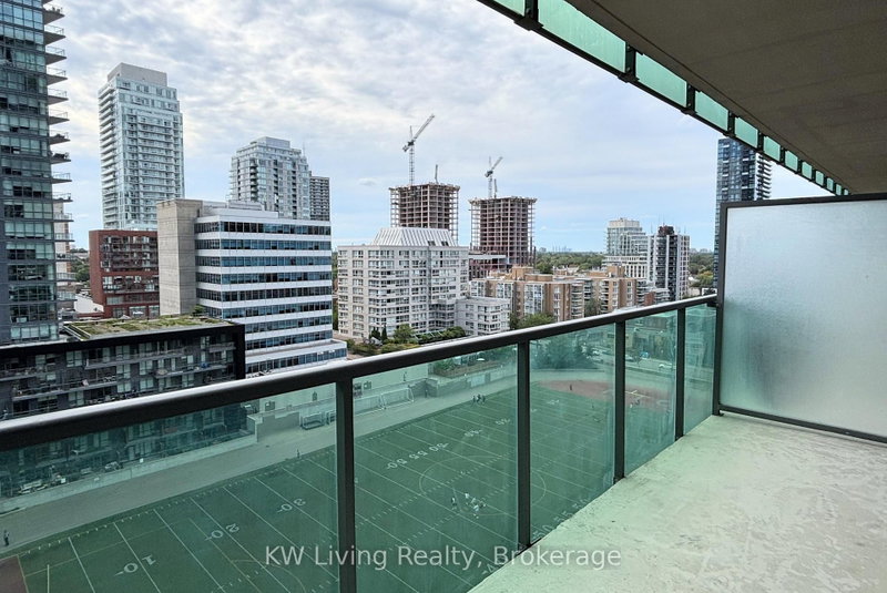 1116 - 70 Roehampton Avenue