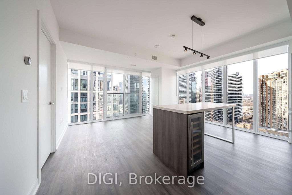 2807 - 8 Gloucester Street 5