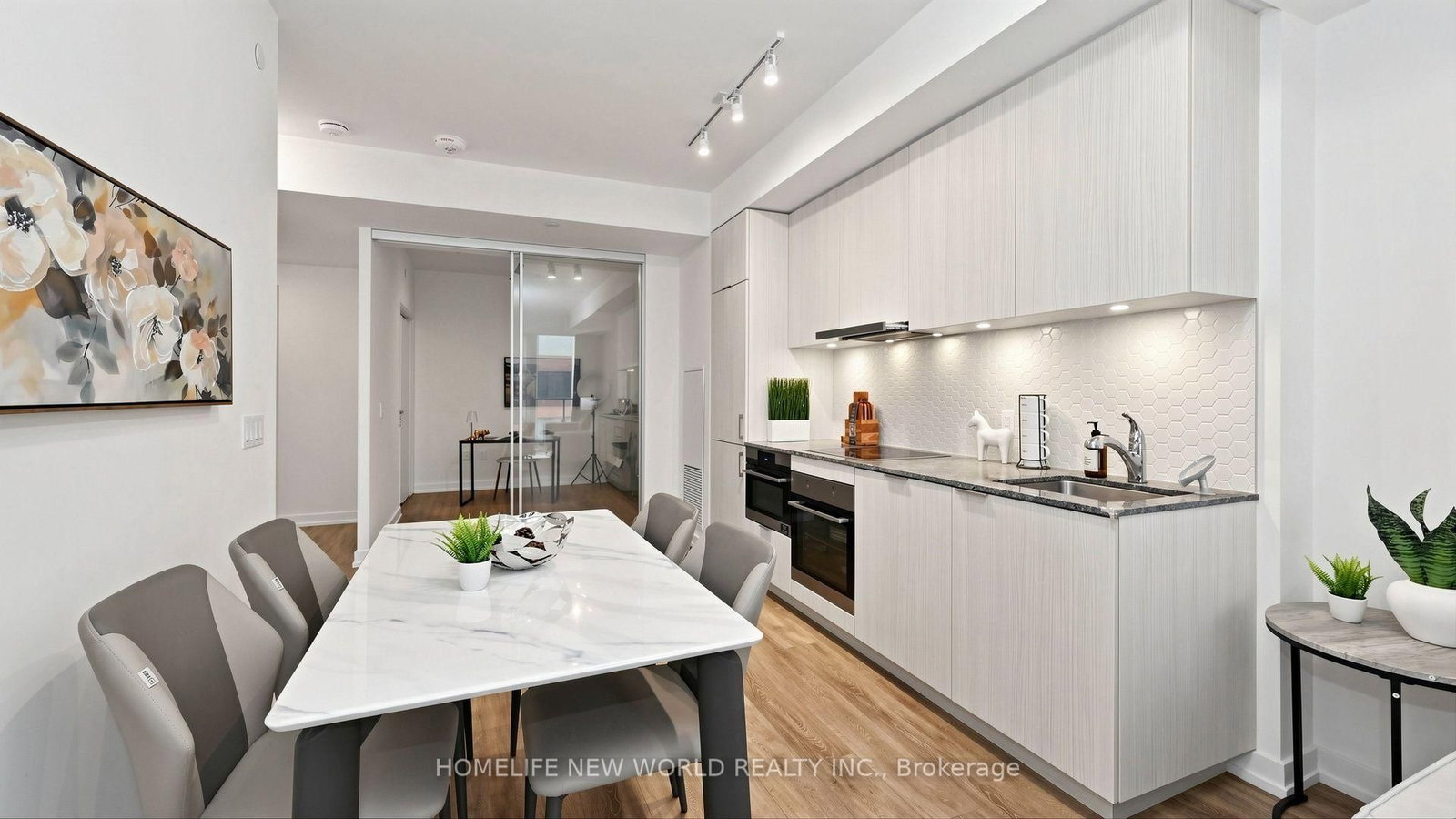 158 Front Street E • #813 • Toronto, ON photo 11
