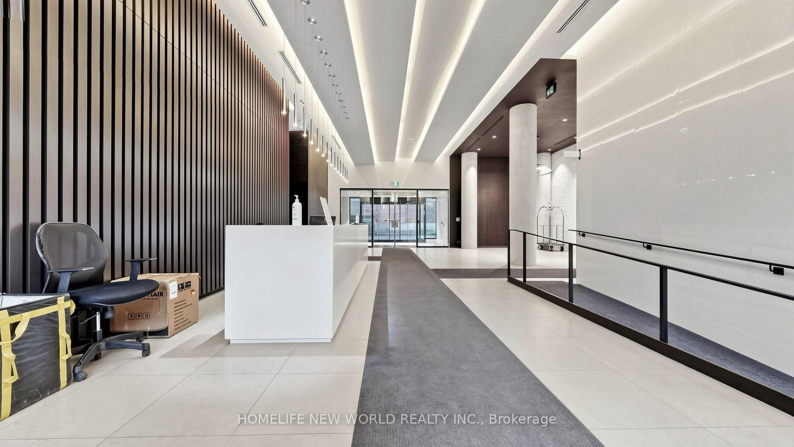158 Front Street E • #813 • Toronto, ON photo 4