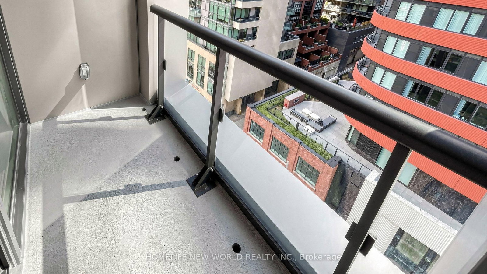 158 Front Street E • #813 • Toronto, ON photo 40