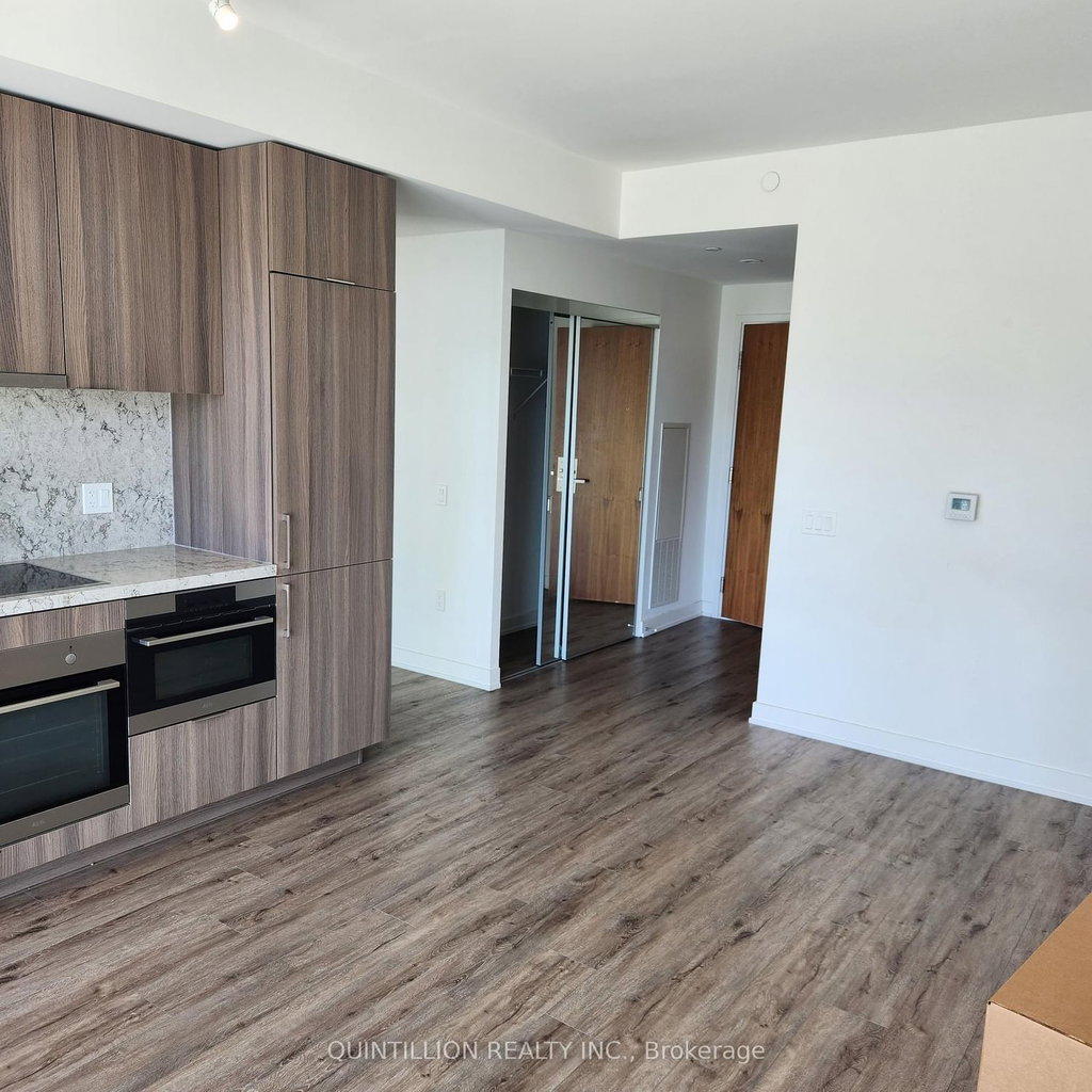 2606 - 15 Queens Quay 4