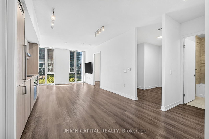 138 Downes St photo 5