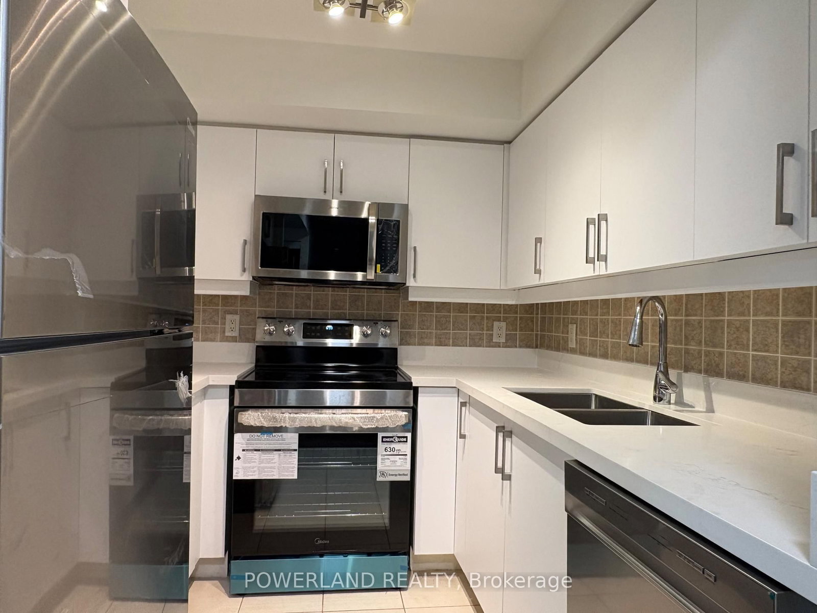880 Grandview Way • #809 • Toronto, ON photo 3
