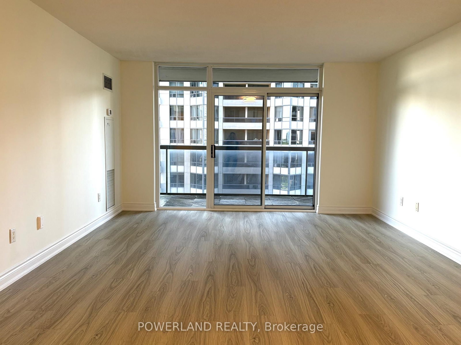 880 Grandview Way • #809 • Toronto, ON photo 4