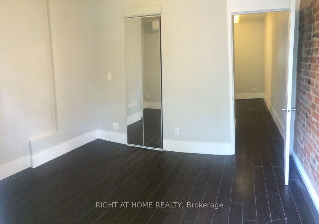 194A Carlton Street • Toronto, ON photo 12