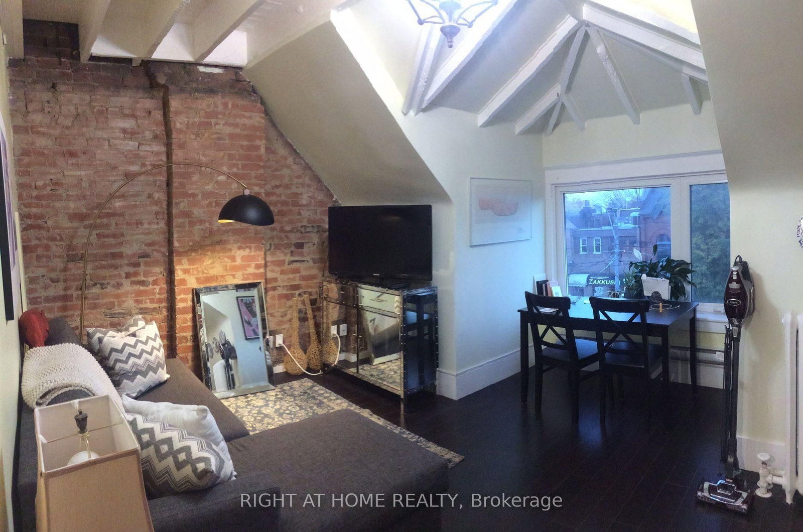 194A Carlton Street • Toronto, ON photo 15