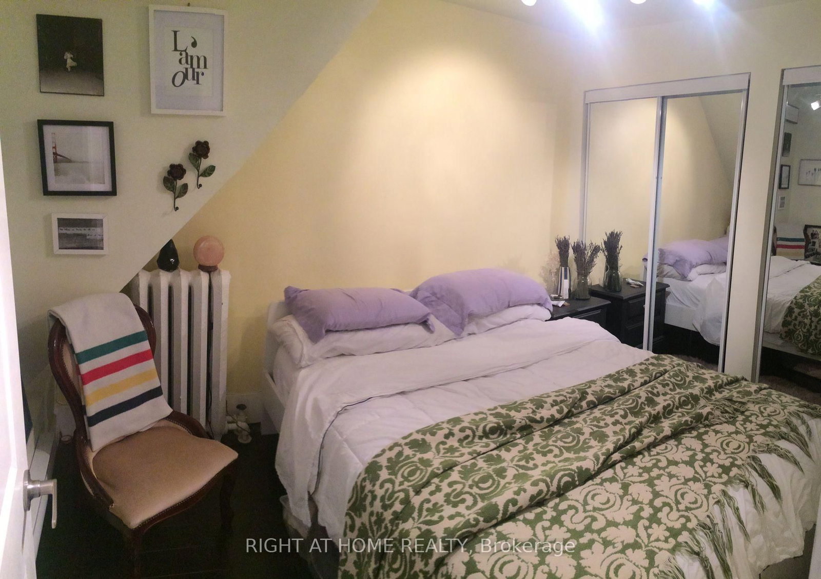 194A Carlton Street • Toronto, ON photo 17