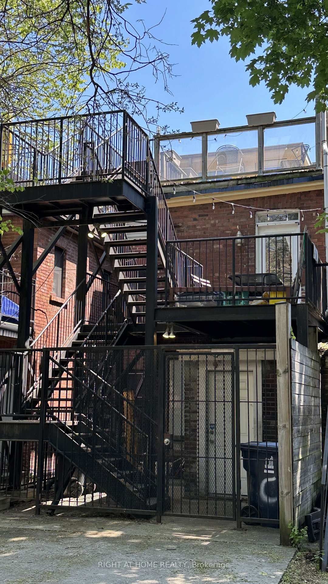 194A Carlton Street • Toronto, ON photo 18