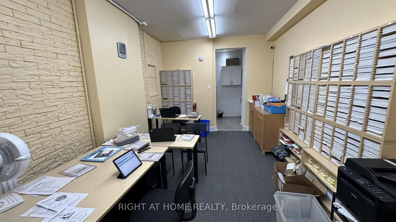 194A Carlton Street • Toronto, ON photo 5
