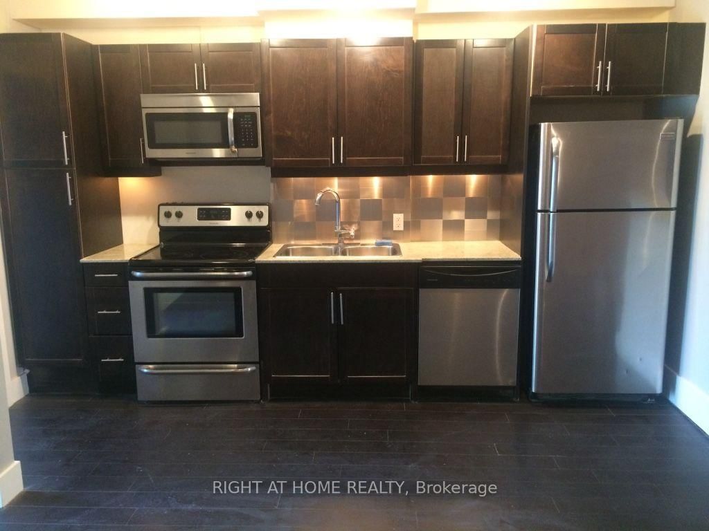 194A Carlton Street • Toronto, ON photo 9