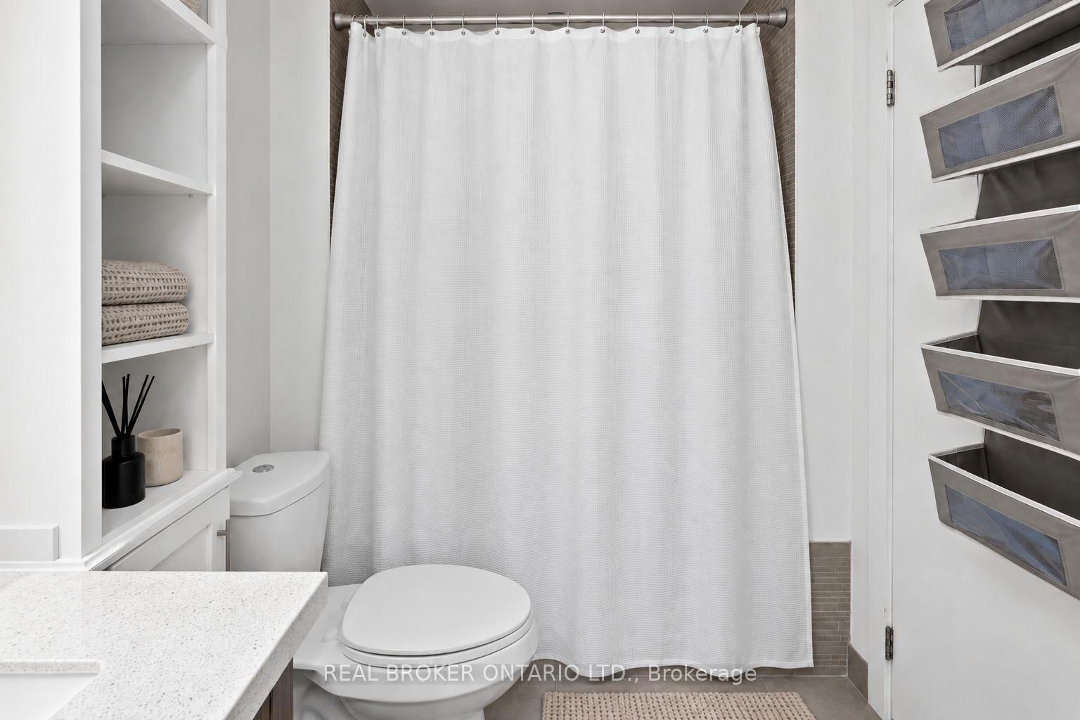 21 Widmer Street • #2002 • Toronto, ON photo 15