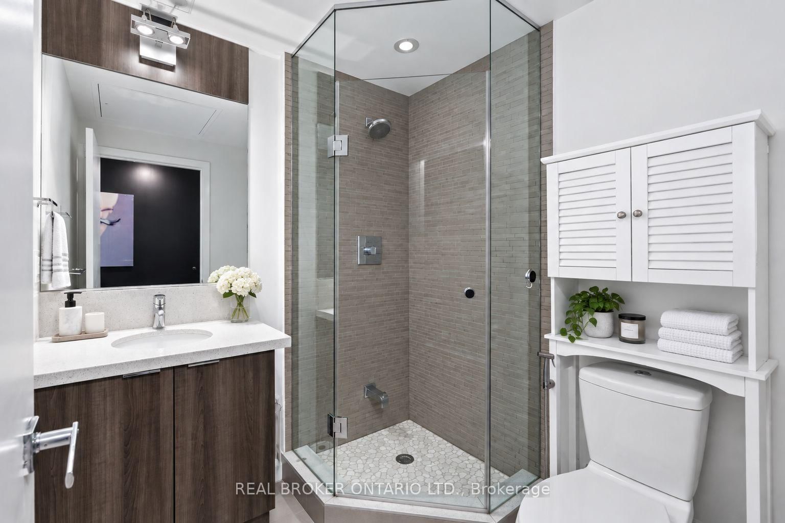 21 Widmer Street • #2002 • Toronto, ON photo 19