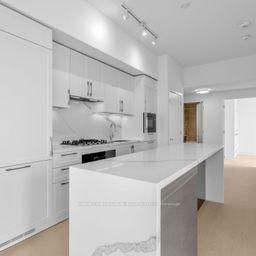8 Manor Road W • #807 • Toronto, ON photo 10