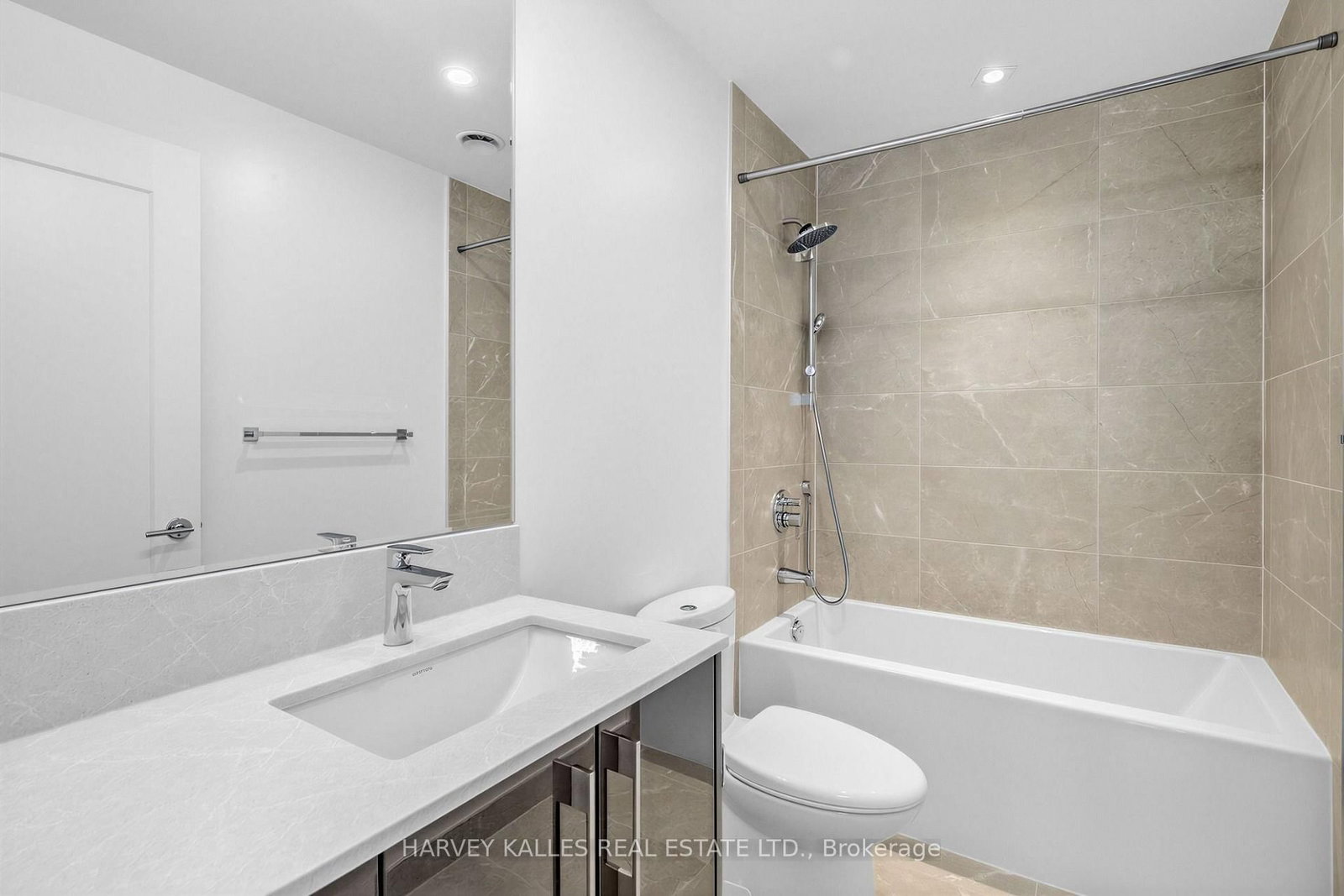 8 Manor Road W • #807 • Toronto, ON photo 16