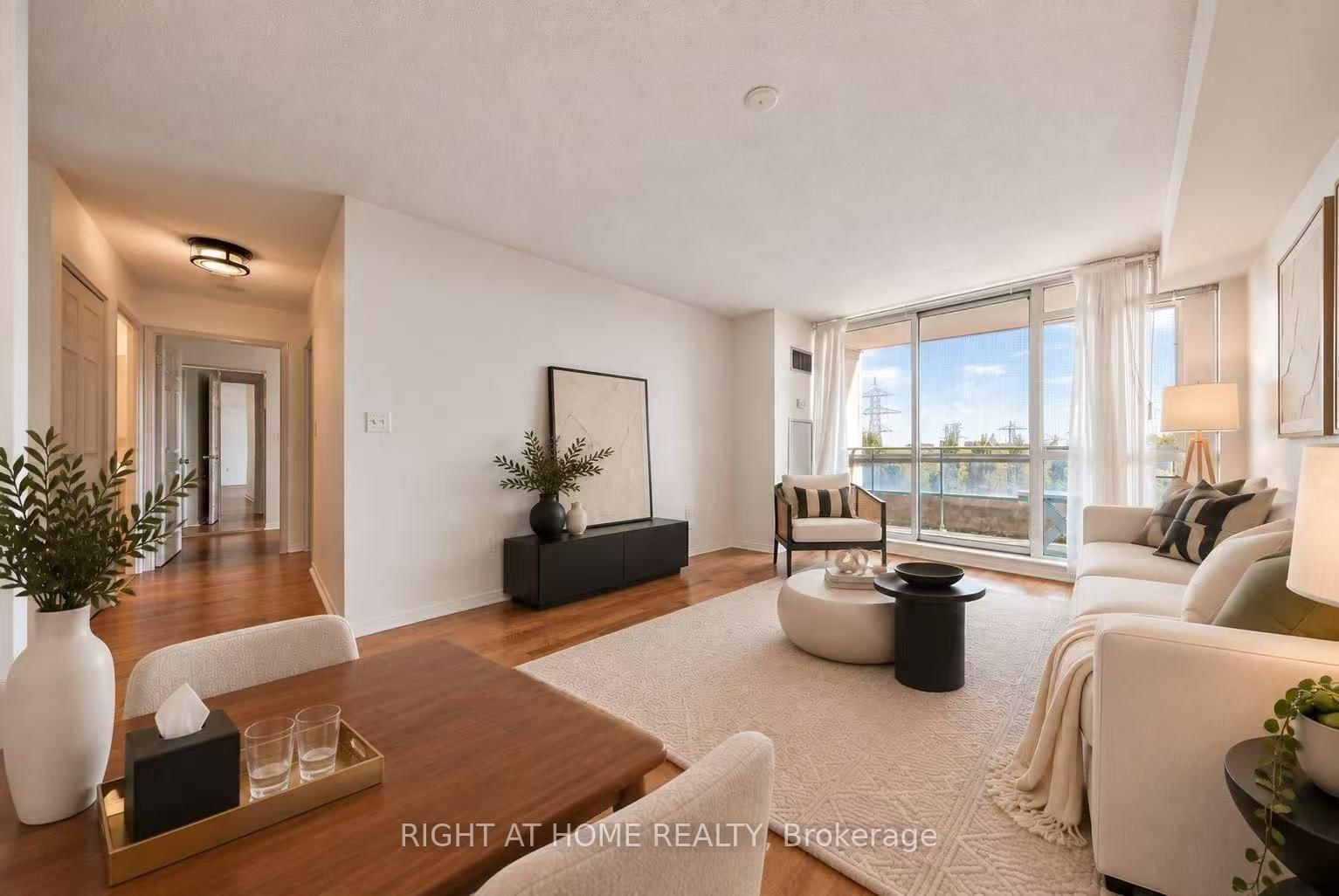 28 Pemberton Avenue • #706 • Toronto, ON photo 11