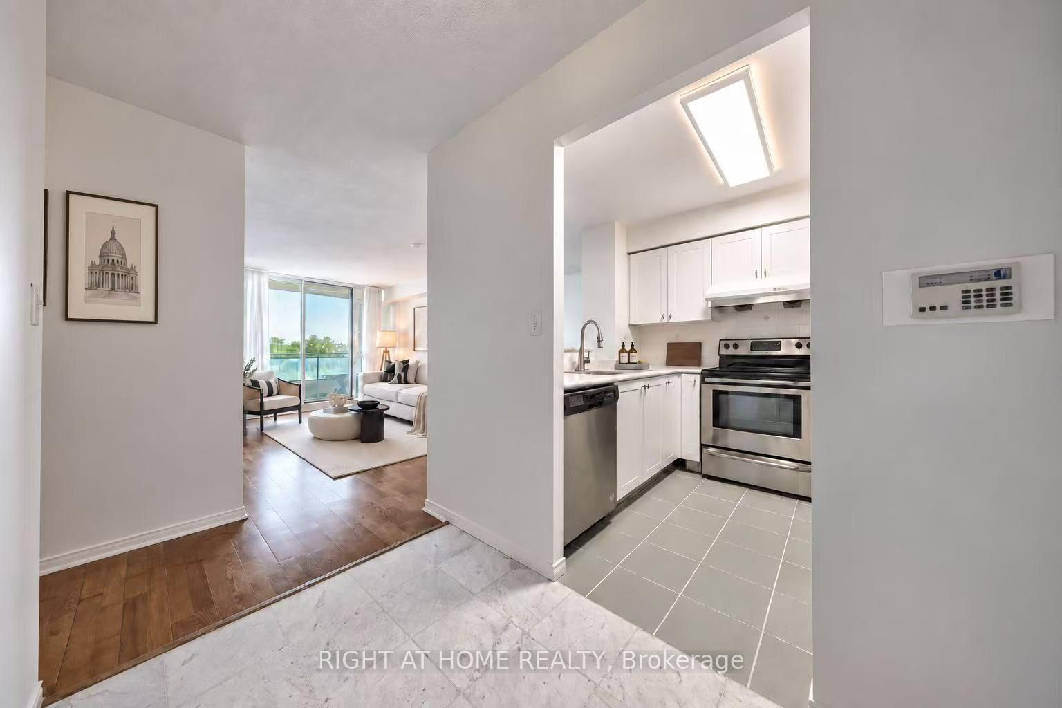 28 Pemberton Avenue • #706 • Toronto, ON photo 18