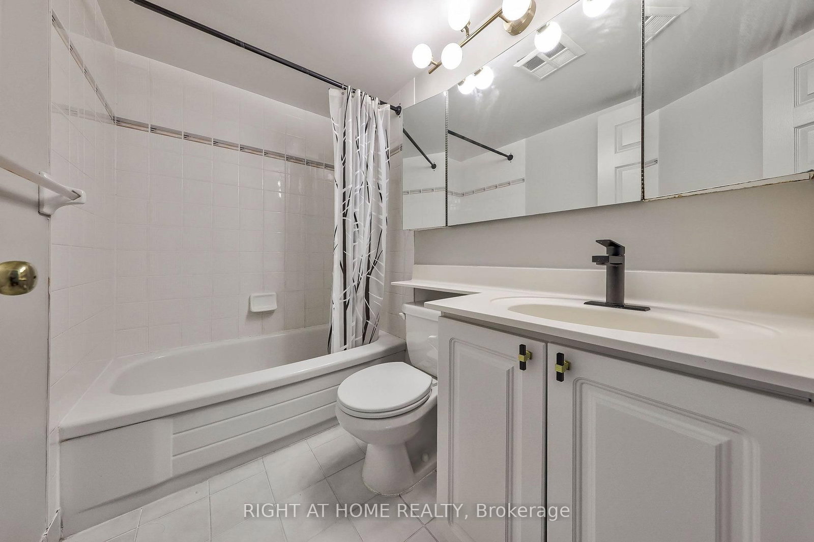 28 Pemberton Avenue • #706 • Toronto, ON photo 24