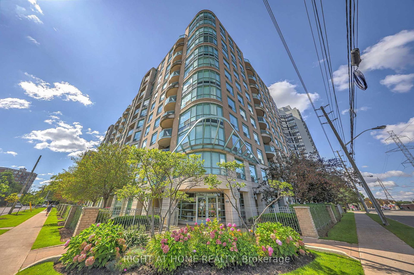 28 Pemberton Avenue • #706 • Toronto, ON photo 4