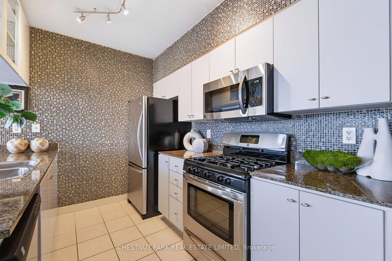 35 Mariner Terrace • #1209 • Toronto, ON photo 10